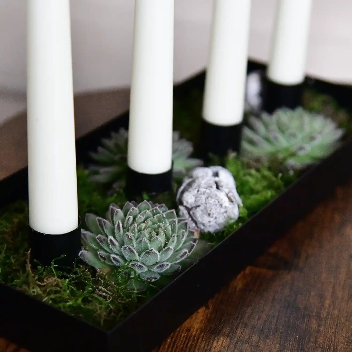 Adventskranz Modern mit Metallschale und Floristendeko